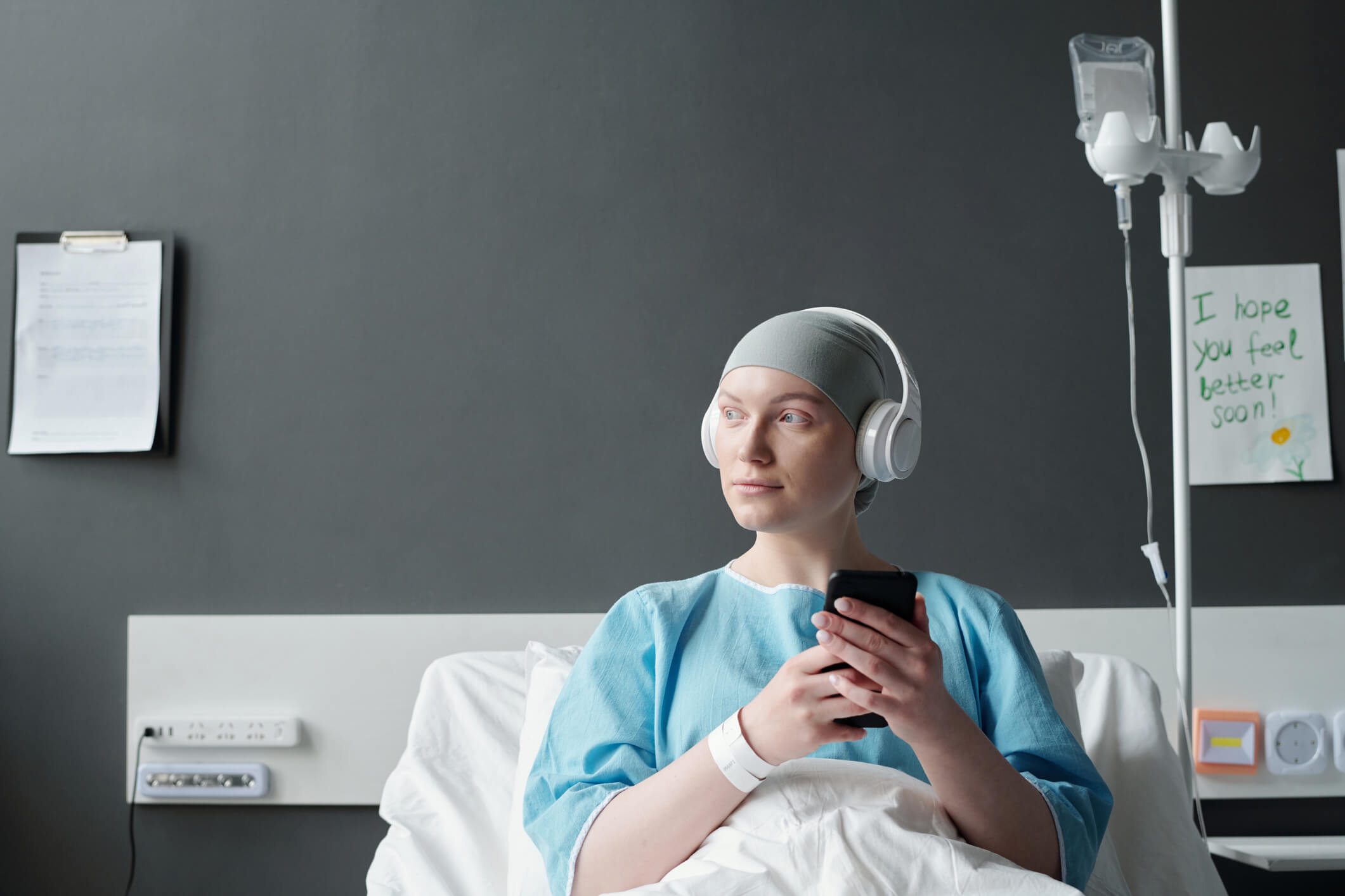 women with tbi using app on phone enabling technology